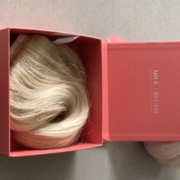 Milk & Blush 24” Ponytail Light Blonde Highlighted clip in soft/silky real hair. - Picture 5 of 7